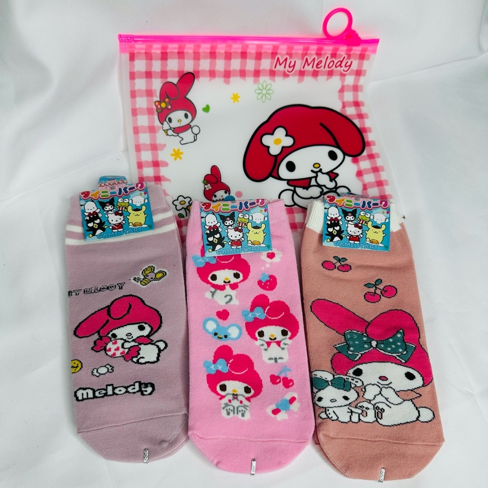 Sanrio My Melody Comfortable And Versatile Women's Short 3 Socks Bundle